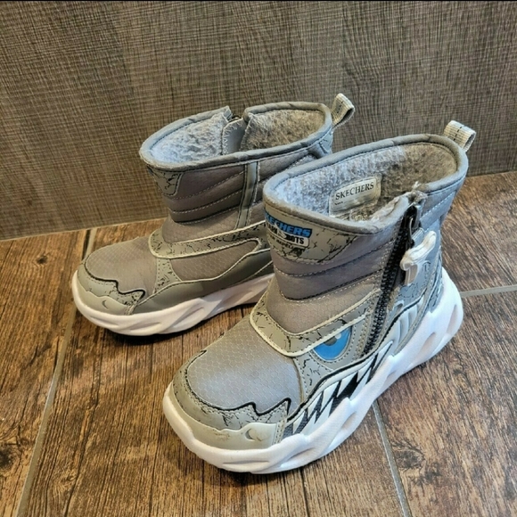 Shark Winter Boots - Picture 3 of 8